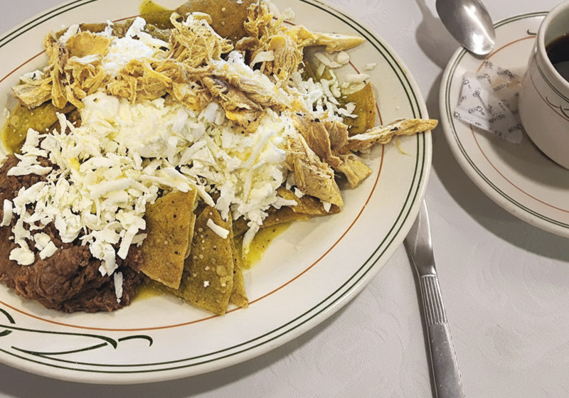 chilaquiles en Restaurante Grove